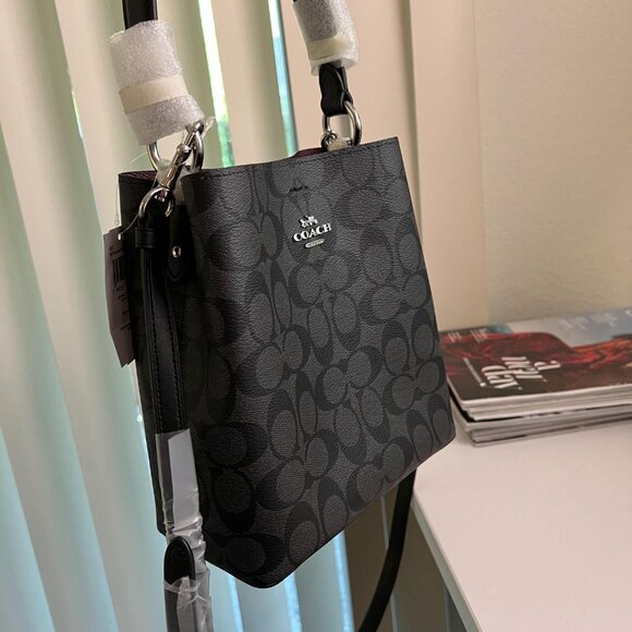 Small Town Bucket Bag In Signature Canvas coach 2312 - Picture 7 of 8